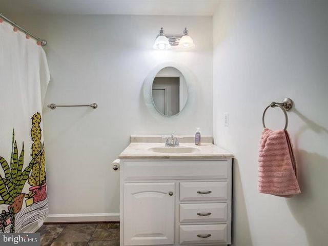 5 REGAL CT, Stafford, VA 22554