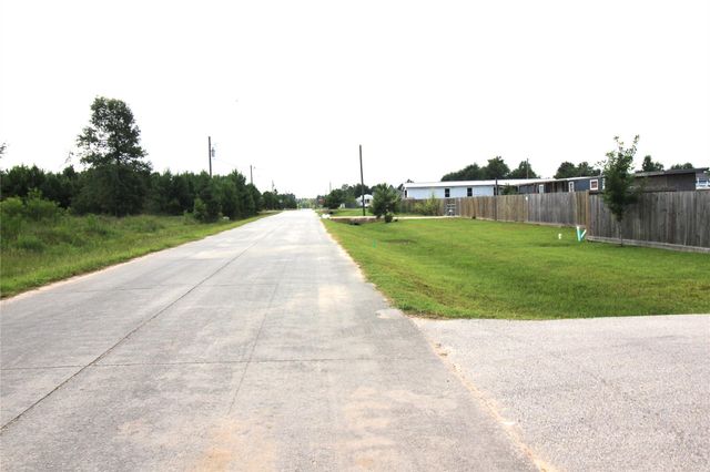 711 County Road 5006, Cleveland, TX 77327