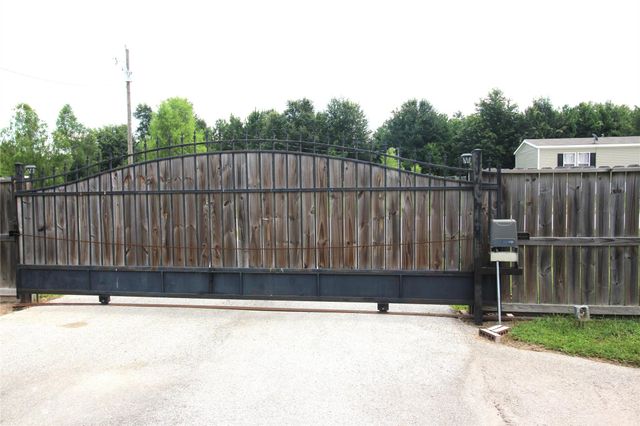 711 County Road 5006, Cleveland, TX 77327
