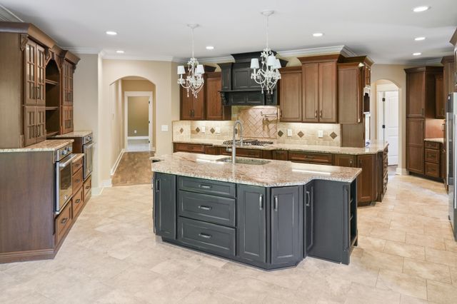 1520 Puryears Bend Rd, Hartsville, TN 37074