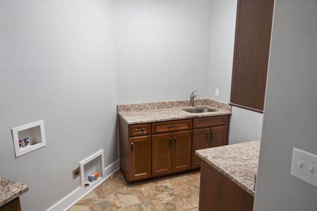 1520 Puryears Bend Rd, Hartsville, TN 37074
