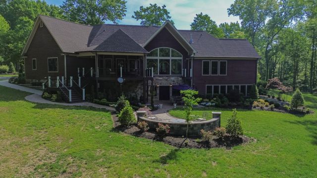 1520 Puryears Bend Rd, Hartsville, TN 37074