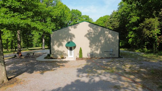 1520 Puryears Bend Rd, Hartsville, TN 37074