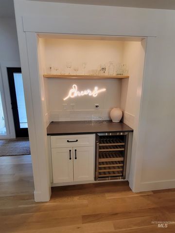 809 E Pennsylvania Dr, Boise, ID 83706