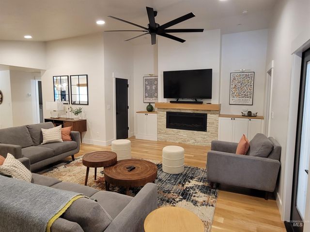 809 E Pennsylvania Dr, Boise, ID 83706