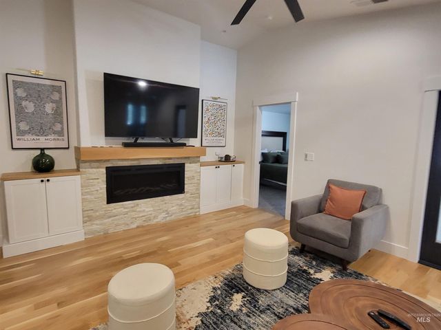 809 E Pennsylvania Dr, Boise, ID 83706