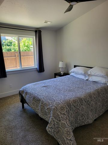 809 E Pennsylvania Dr, Boise, ID 83706