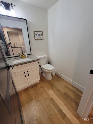 809 E Pennsylvania Dr, Boise, ID 83706