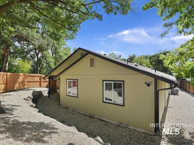 809 E Pennsylvania Dr, Boise, ID 83706