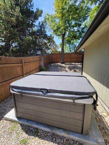 809 E Pennsylvania Dr, Boise, ID 83706