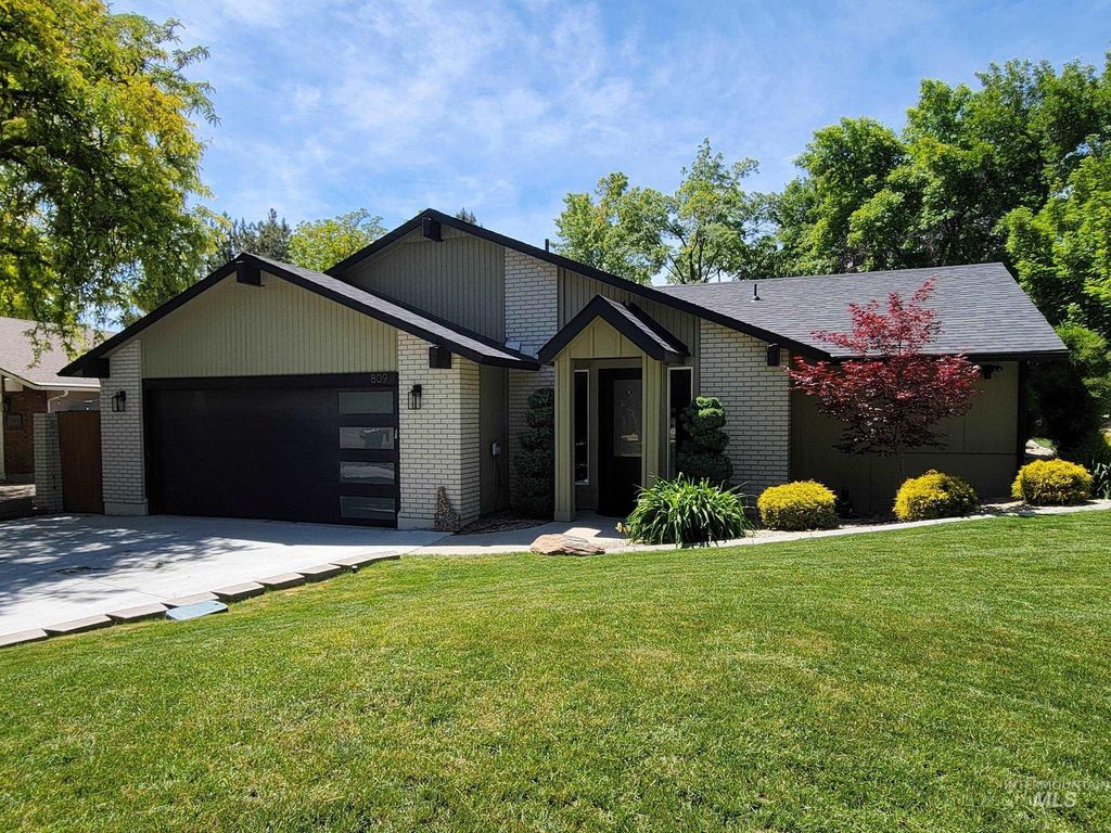 809 E Pennsylvania Dr, Boise, ID 83706