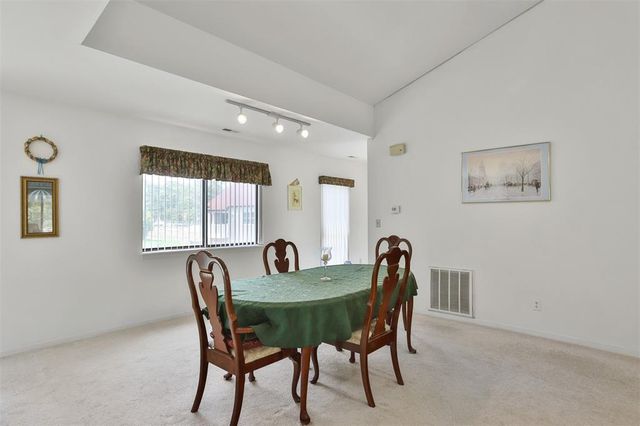 1306 Glendale Gardens Drive C, Glendale, MO 63122