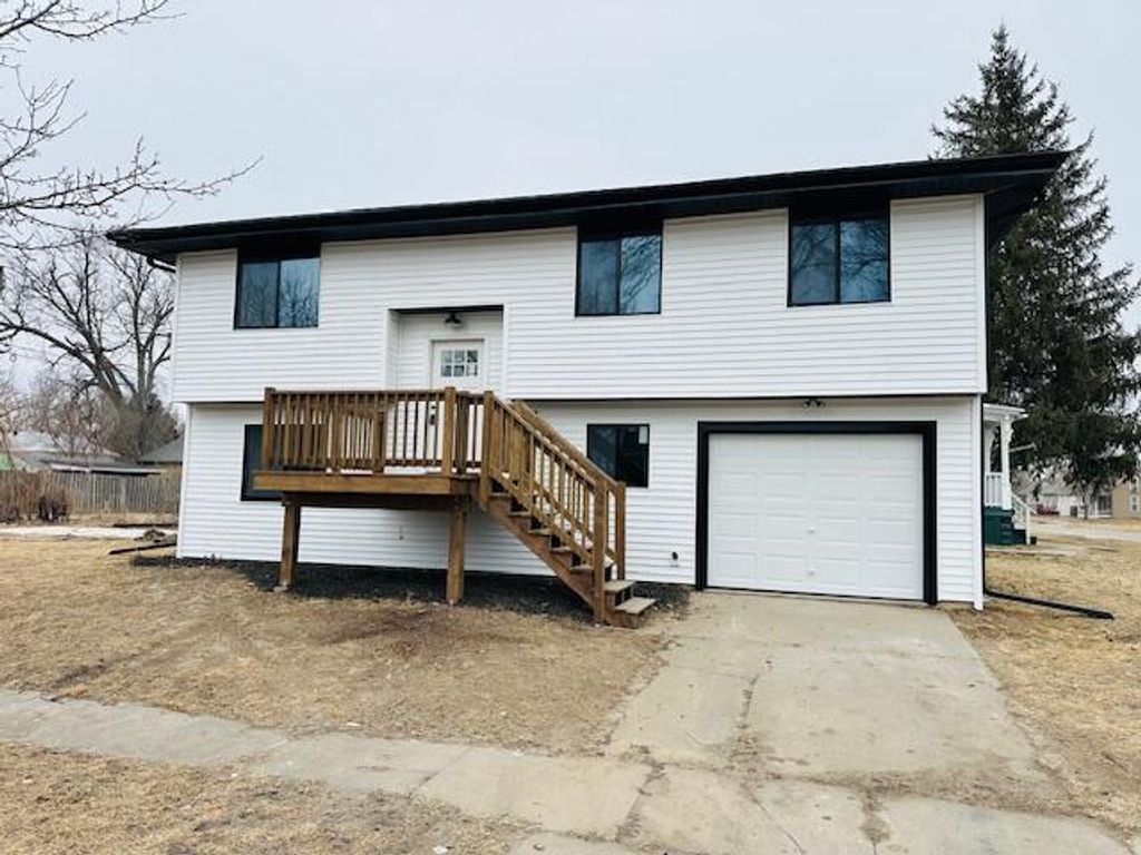 900 18TH Avenue, Council Bluffs, IA 51501