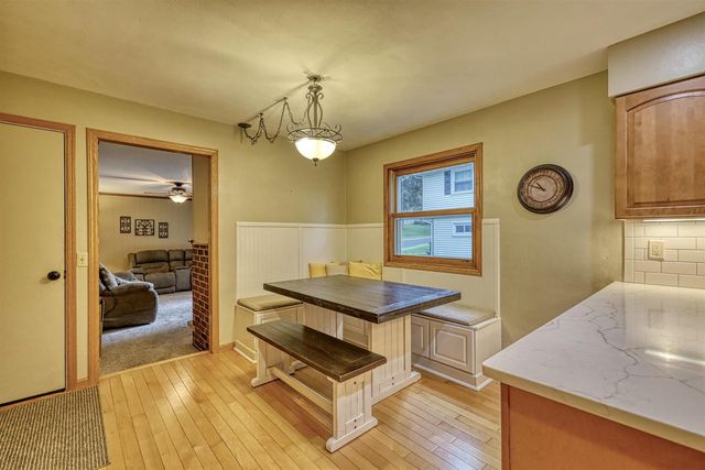 7315 Voss Parkway, Middleton, WI 53562