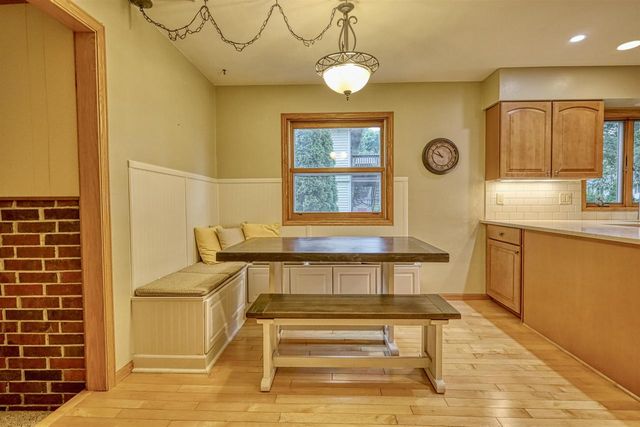 7315 Voss Parkway, Middleton, WI 53562