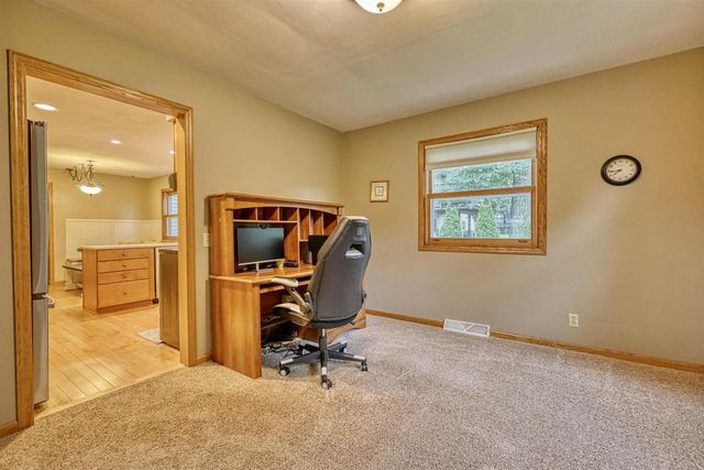 7315 Voss Parkway, Middleton, WI 53562