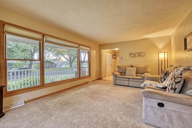 7315 Voss Parkway, Middleton, WI 53562