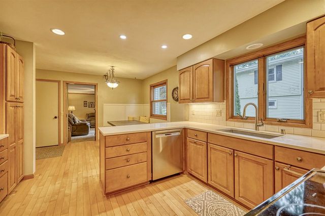 7315 Voss Parkway, Middleton, WI 53562