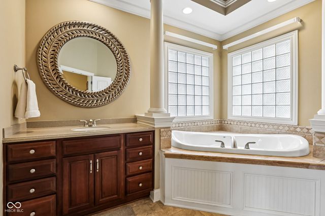 6942 Bladstone Road, Noblesville, IN 46062