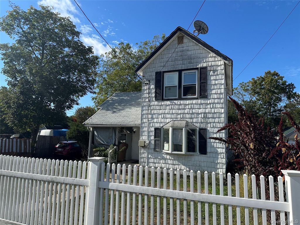 104 2nd Avenue, Bay Shore, NY 11706