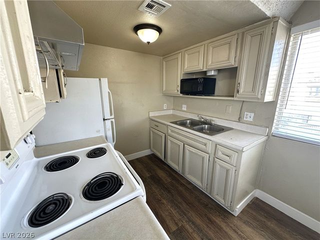 3620 ALA Drive 4, Las Vegas, NV 89103