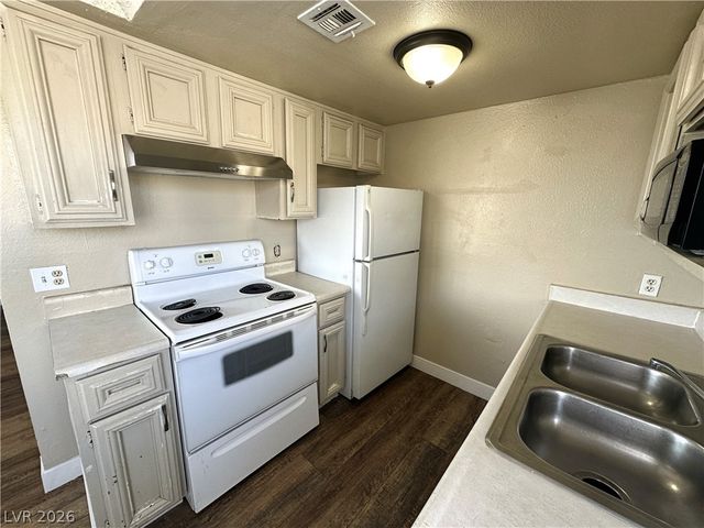 3620 ALA Drive 4, Las Vegas, NV 89103