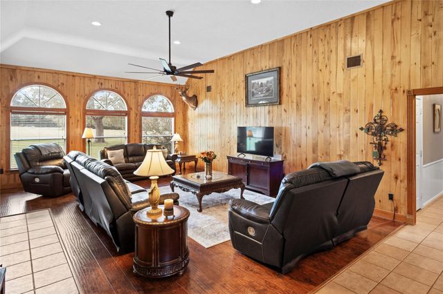 7875 Willys Road, New Waverly, TX 77358