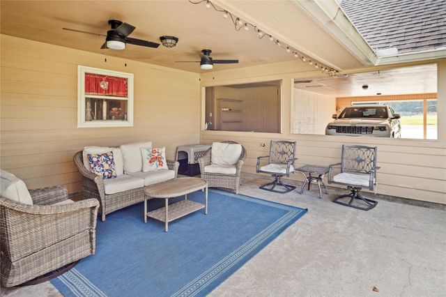 7875 Willys Road, New Waverly, TX 77358