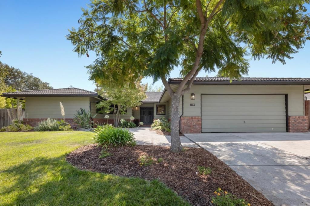 1981 Newcastle Drive, Los Altos, CA 94024