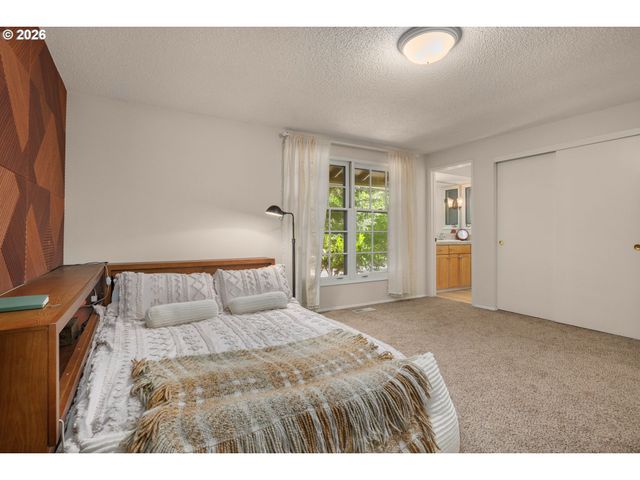 4363 WOODSIDE Cir, Lake Oswego, OR 97035