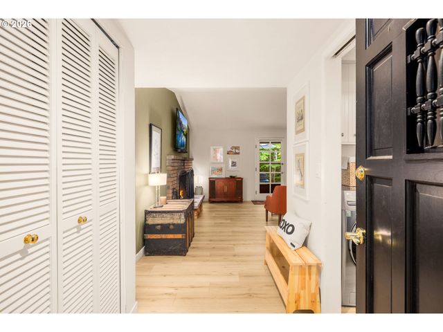 4363 WOODSIDE Cir, Lake Oswego, OR 97035