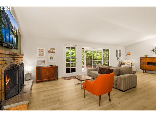 4363 WOODSIDE Cir, Lake Oswego, OR 97035