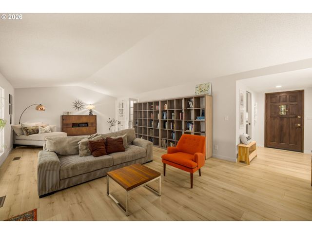 4363 WOODSIDE Cir, Lake Oswego, OR 97035