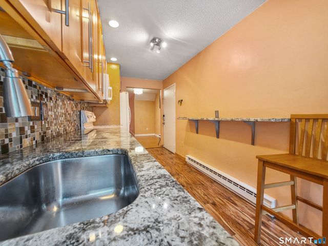 36 Wellington Drive 36, Farmington, CT 06032