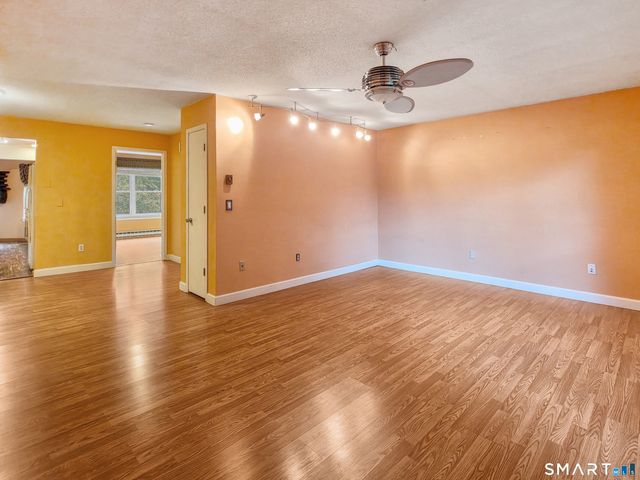 36 Wellington Drive 36, Farmington, CT 06032