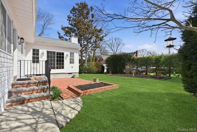 95 Pacific Street, Massapequa Park, NY 11762