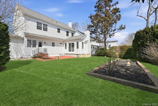 95 Pacific Street, Massapequa Park, NY 11762