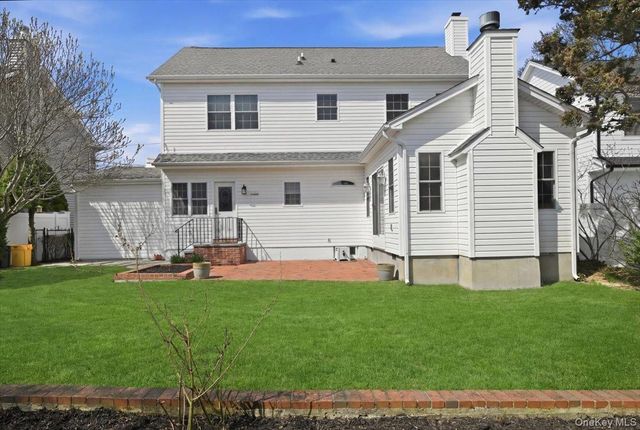 95 Pacific Street, Massapequa Park, NY 11762