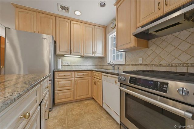 95 Pacific Street, Massapequa Park, NY 11762