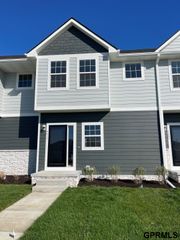 4613 Leawood Court, Bellevue, NE 68133