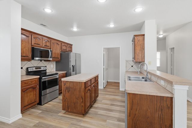 10986 Hawks Landing Road, Fort Worth, TX 76052