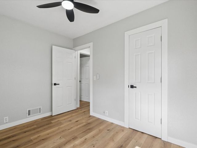 1117 W Desmont Drive, Knoxville, IA 50138