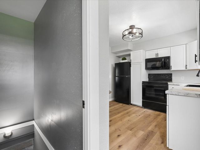 1117 W Desmont Drive, Knoxville, IA 50138