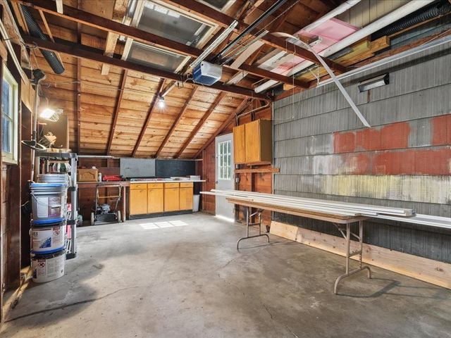1117 W Desmont Drive, Knoxville, IA 50138