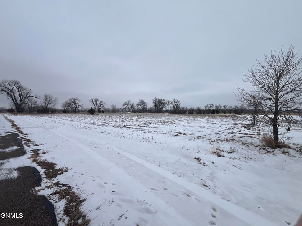 6169 Island Road, Bismarck, ND 58503