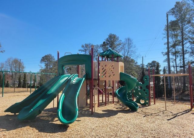 134 Oakchase Park Lane, Hampton, GA 30228
