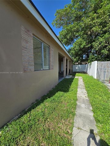 724 SW 7th Terrace 12, Hallandale Beach, FL 33009