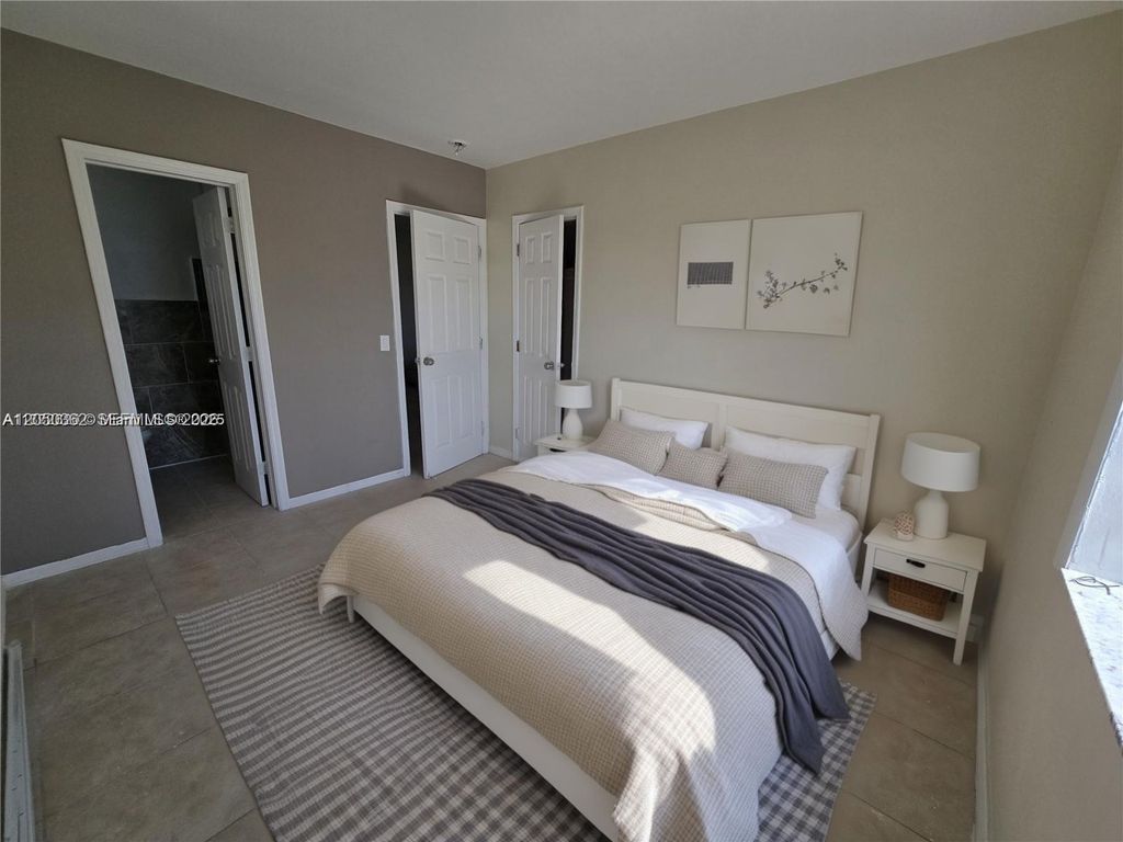 724 SW 7th Terrace 12, Hallandale Beach, FL 33009