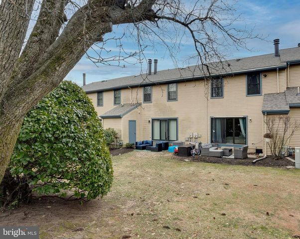 3 CROFTON CMNS, Cherry Hill, NJ 08034