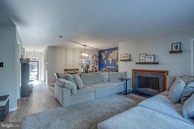 3 CROFTON CMNS, Cherry Hill, NJ 08034